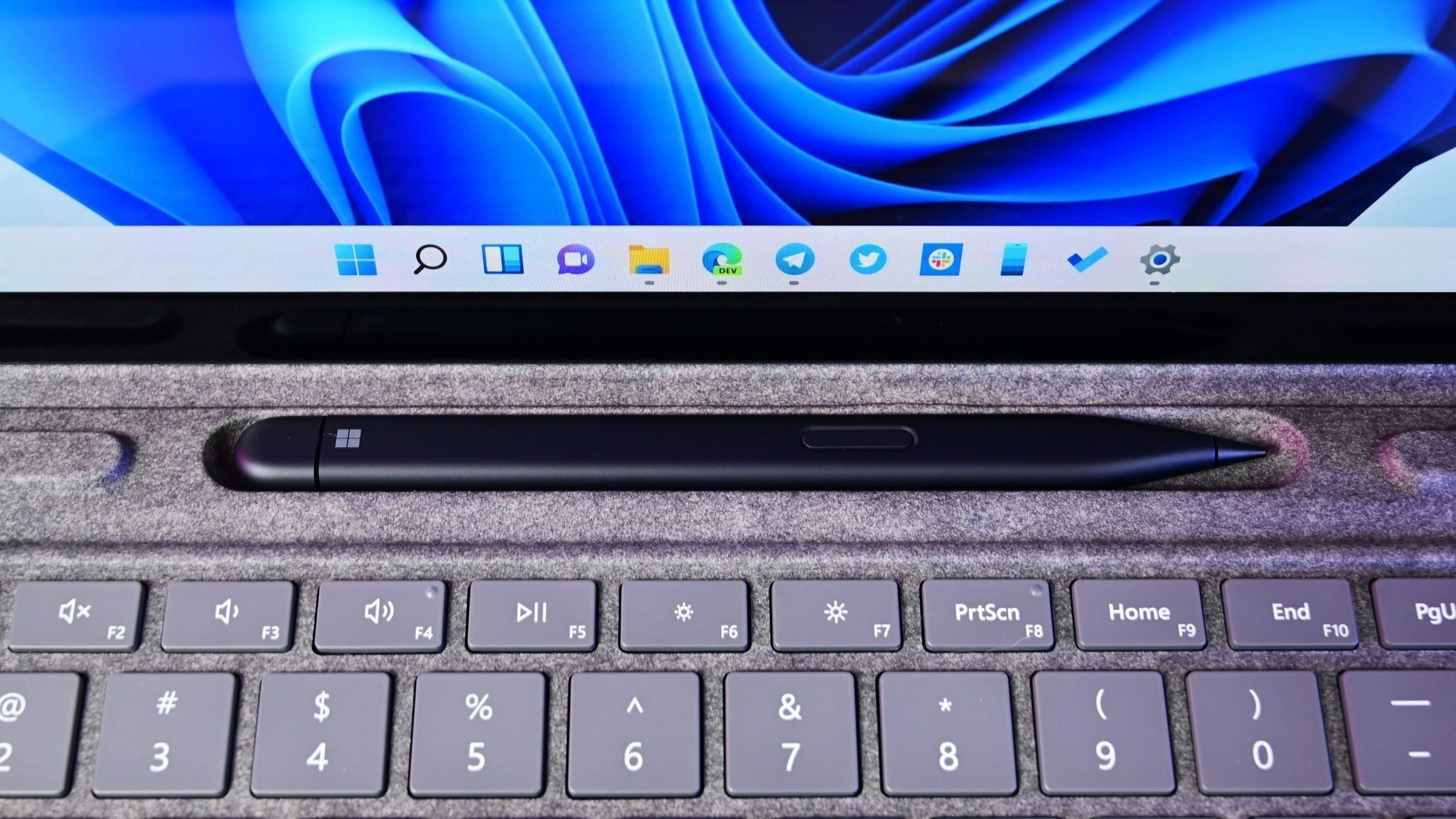 Windows 11 taskbar redesign