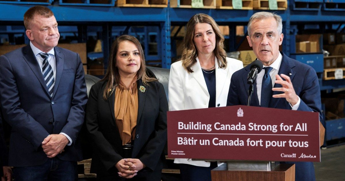 Canadian pipeline and oil infrastructure
