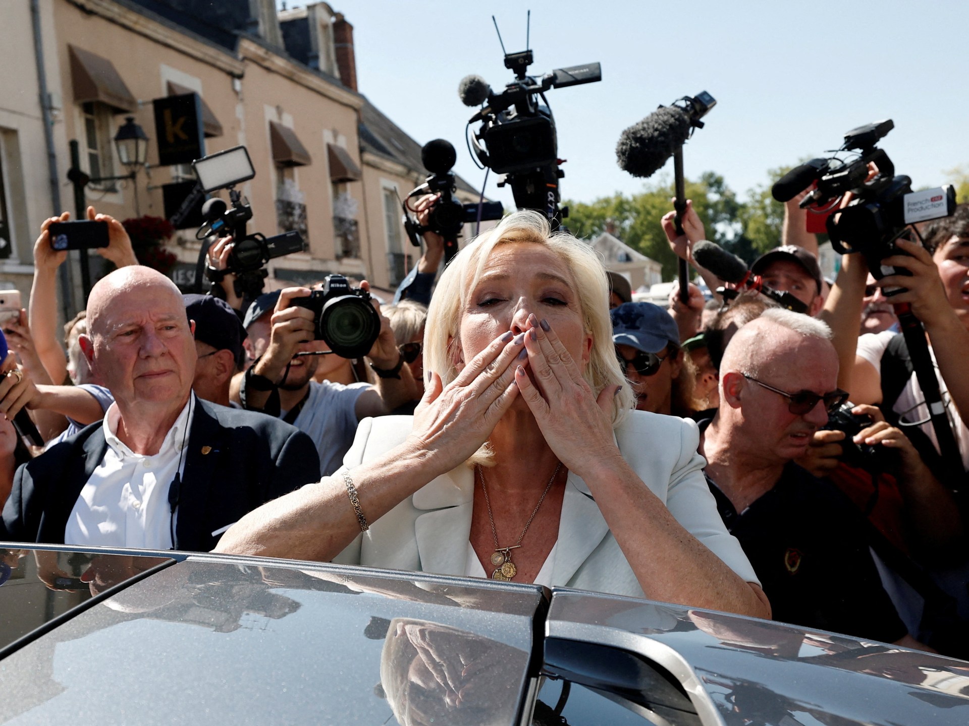 Marine Le Pen signals 2027 French presidential bid