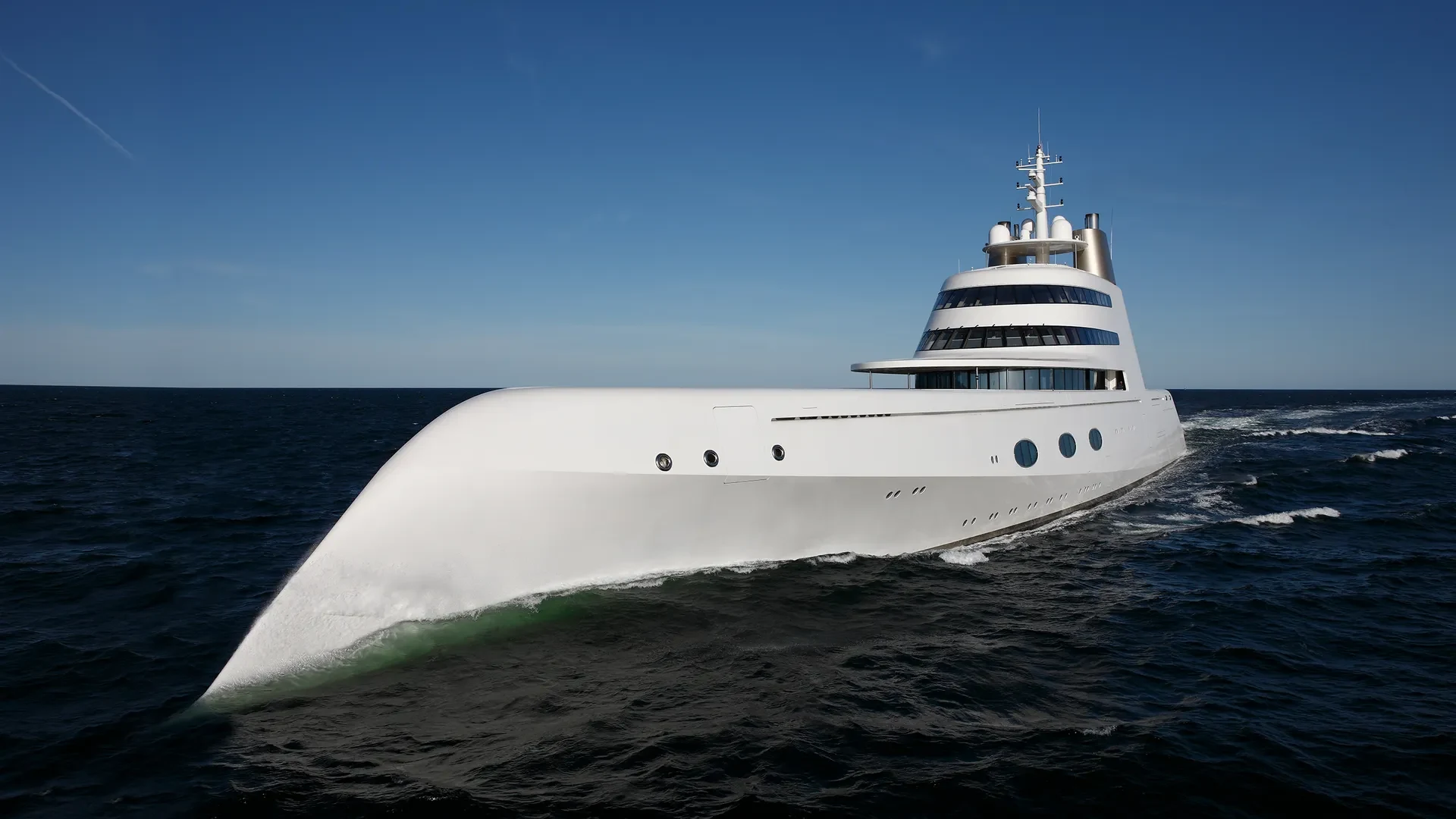 Superyacht transits the Strait of Hormuz