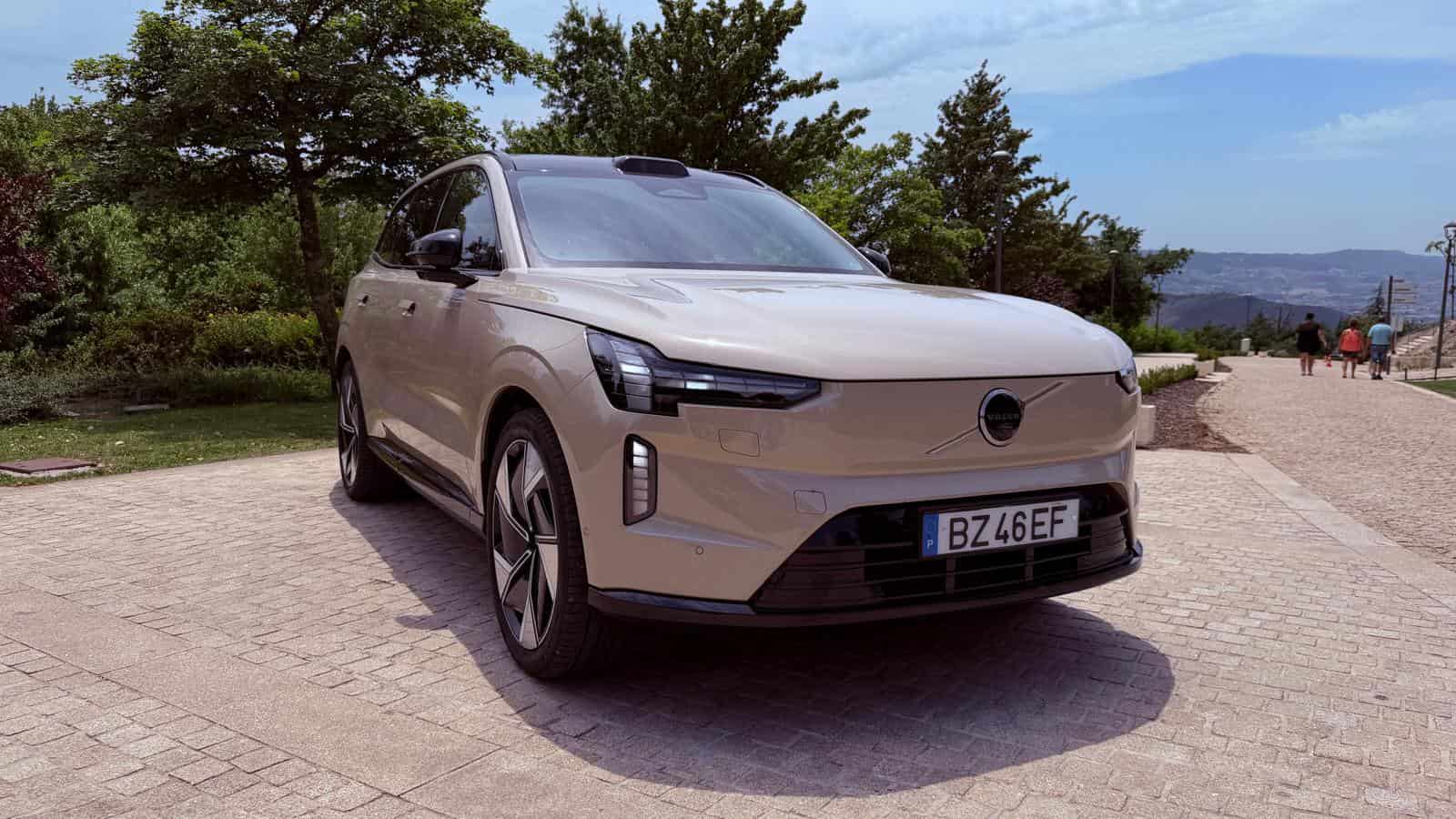 Volvo EX90
