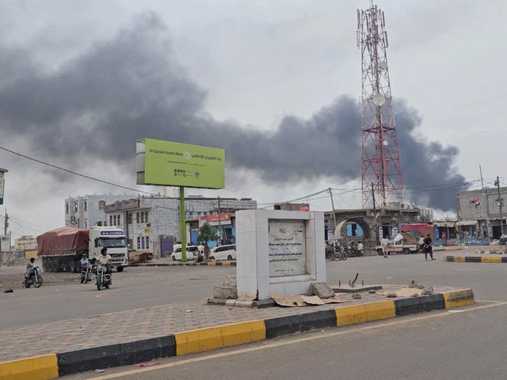 Military escalation in Yemen near the Red Sea coast