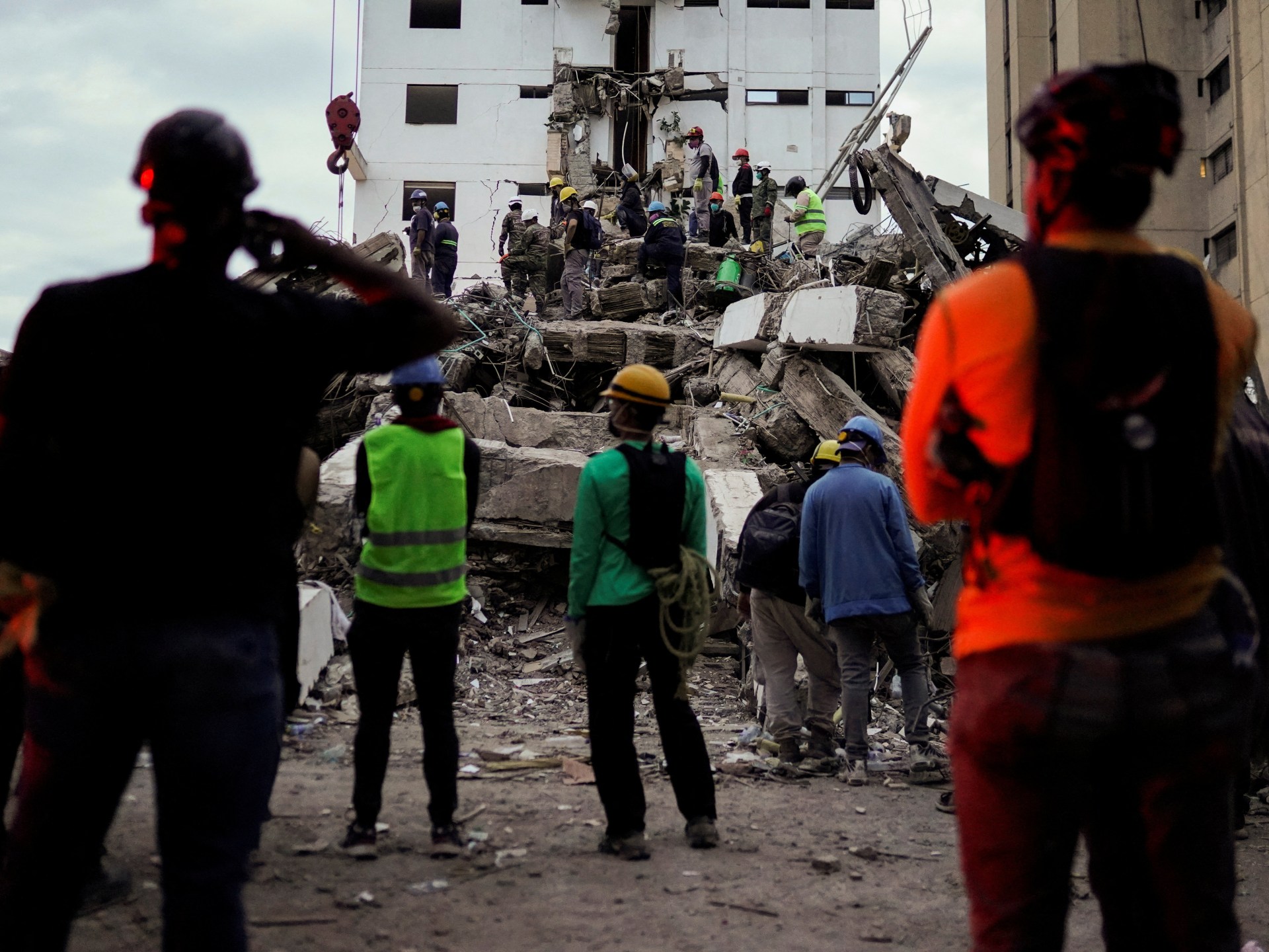 Rescue efforts in Colombia after earthquake
