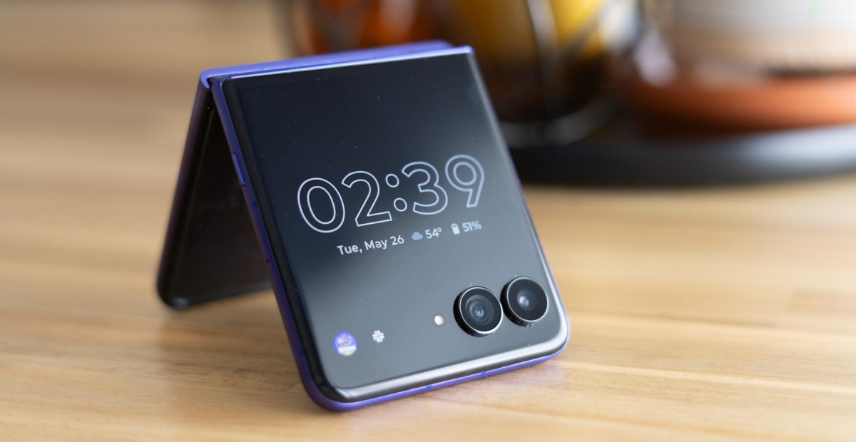 Motorola Razr Ultra with GrapheneOS