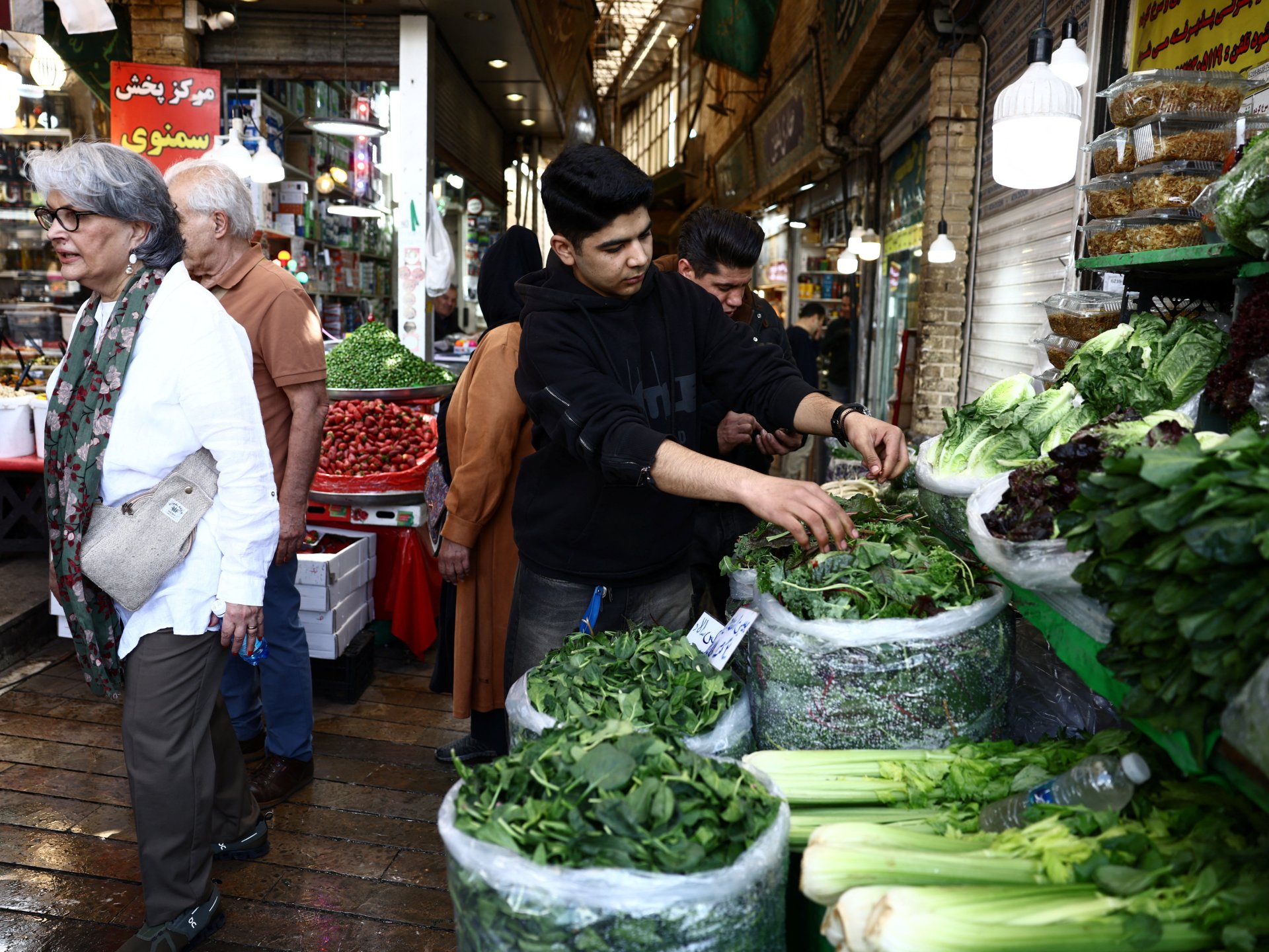 Iranian street scene amid economic hardship