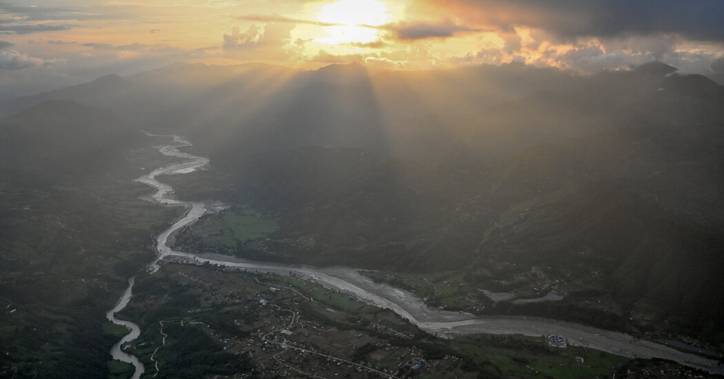 Rescue efforts in Nepal-Tibet flood disaster