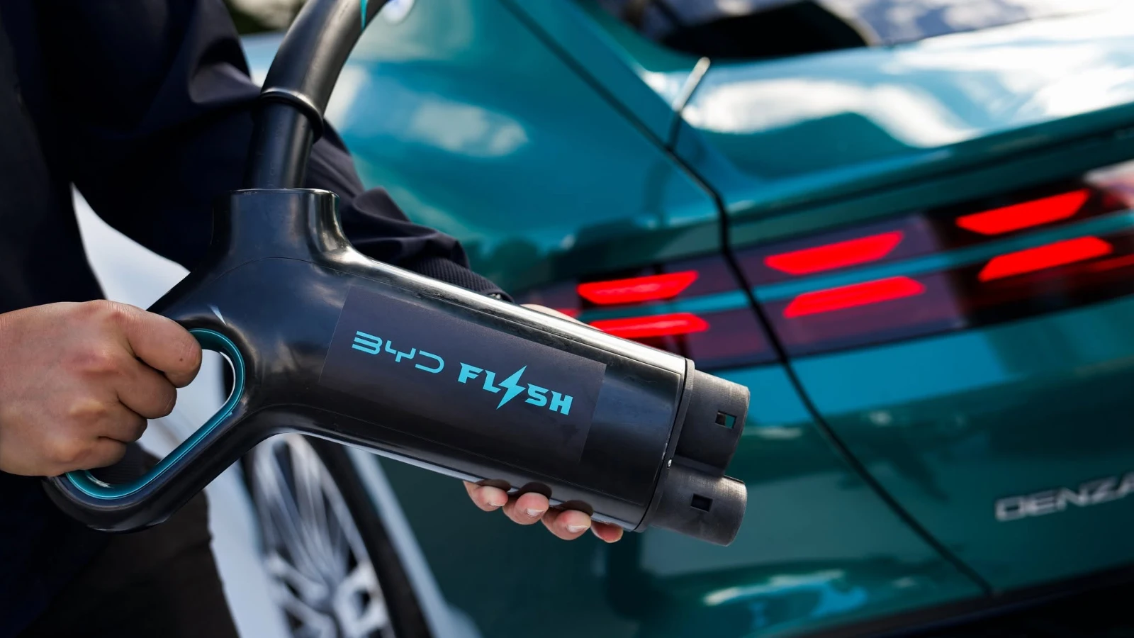 BYD Flash Charging station network