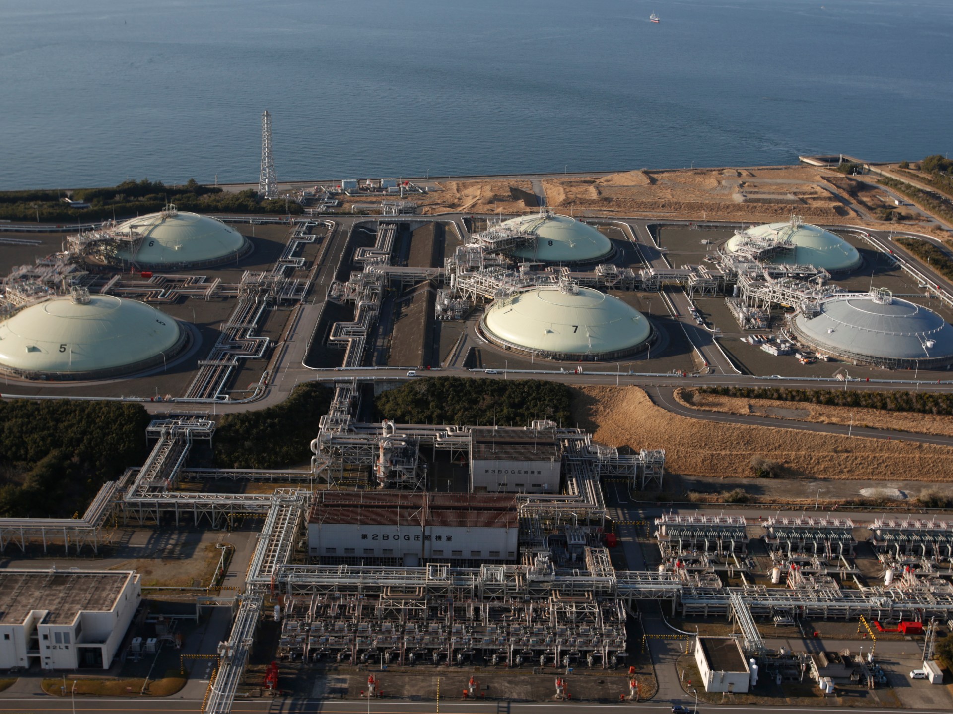 Energy storage facilities and LNG terminals