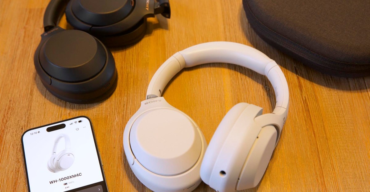 Sony WH-1000XM4C headphones