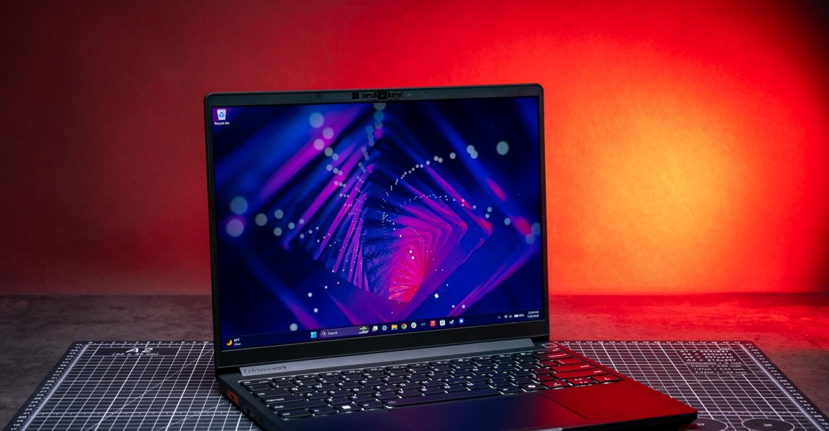 Framework Laptop 13 Pro featuring modular LPCAMM2 memory