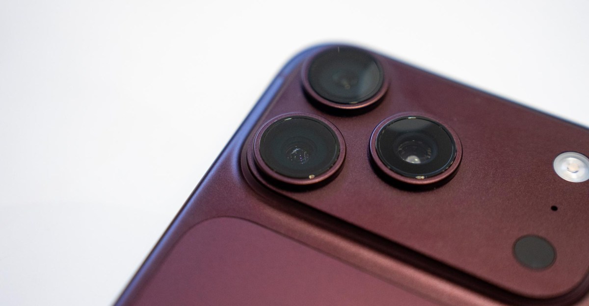 iPhone 18 Pro variable aperture camera module
