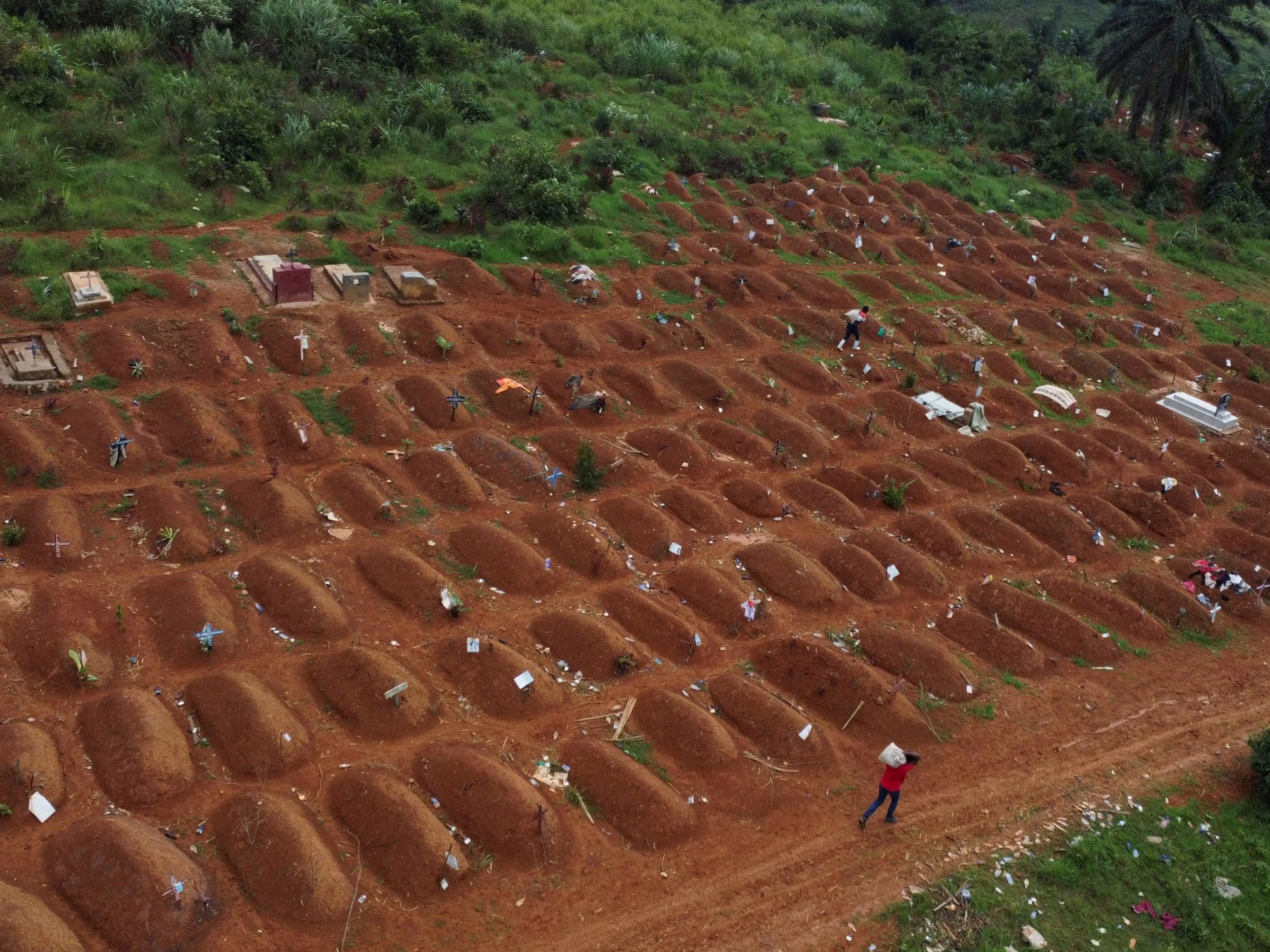 Health workers responding to the Ebola outbreak in DR Congo