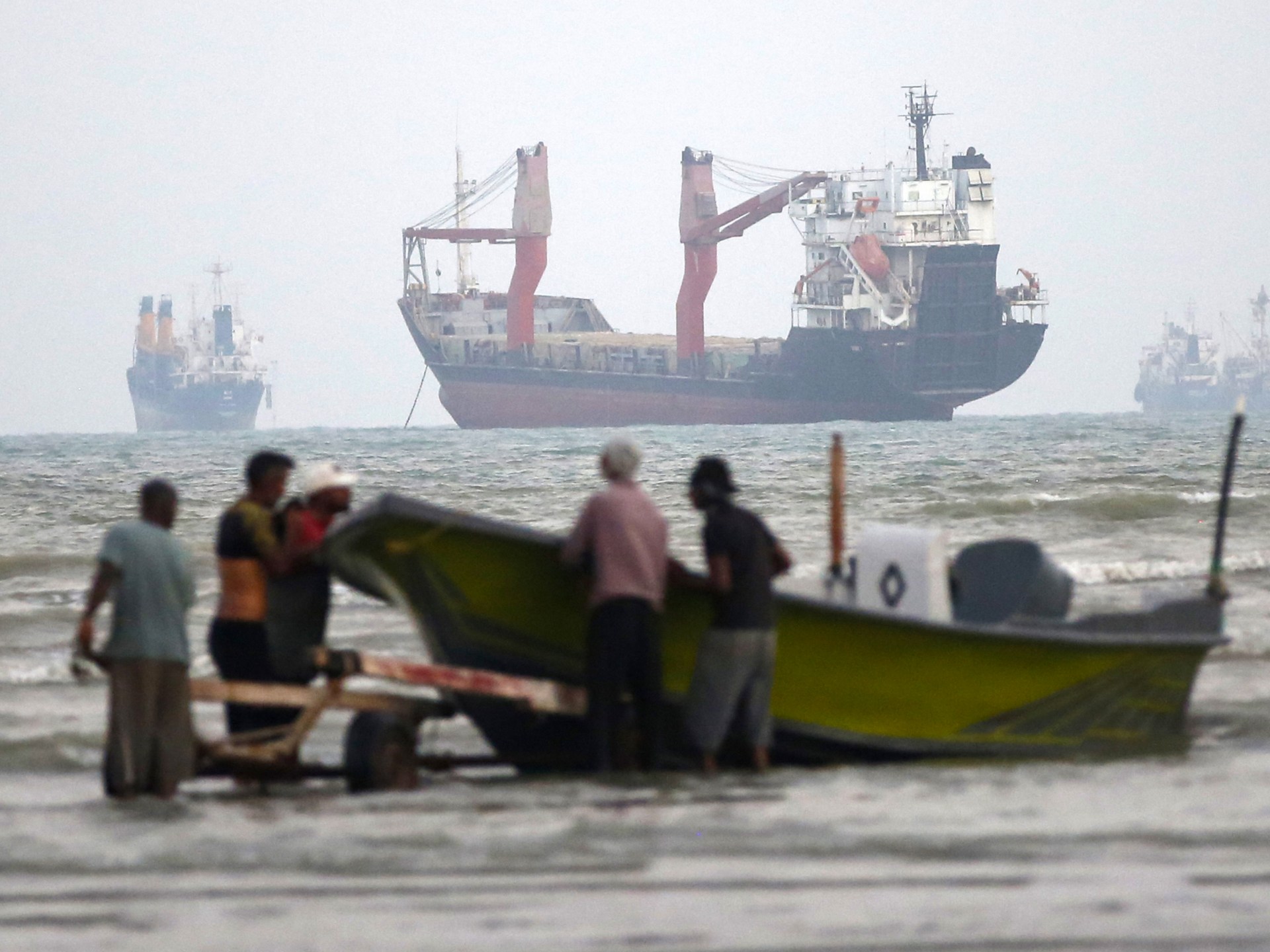 Diplomatic talks over Gulf shipping security