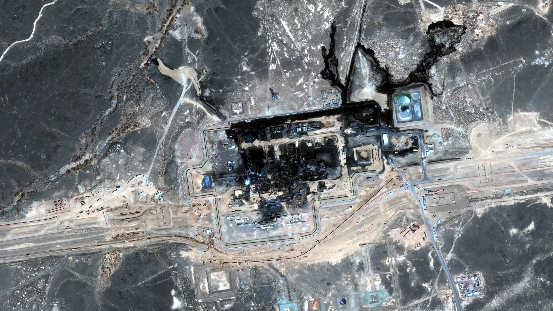 Satellite and ground imagery of the damaged Saudi East-West pipeline