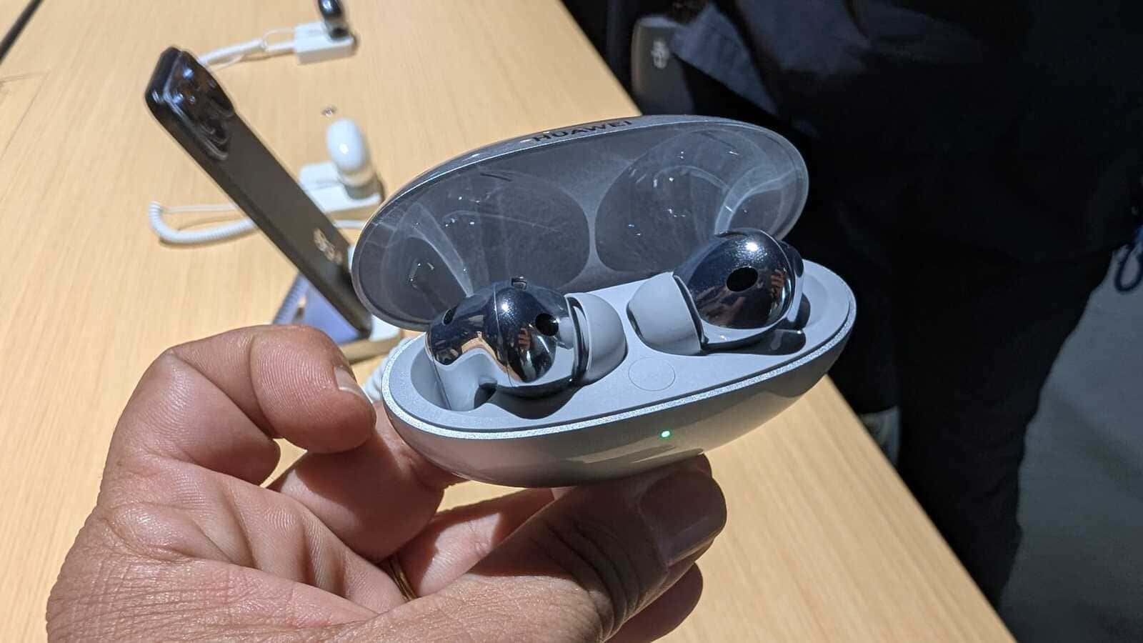 Huawei FreeBuds Neo earbuds
