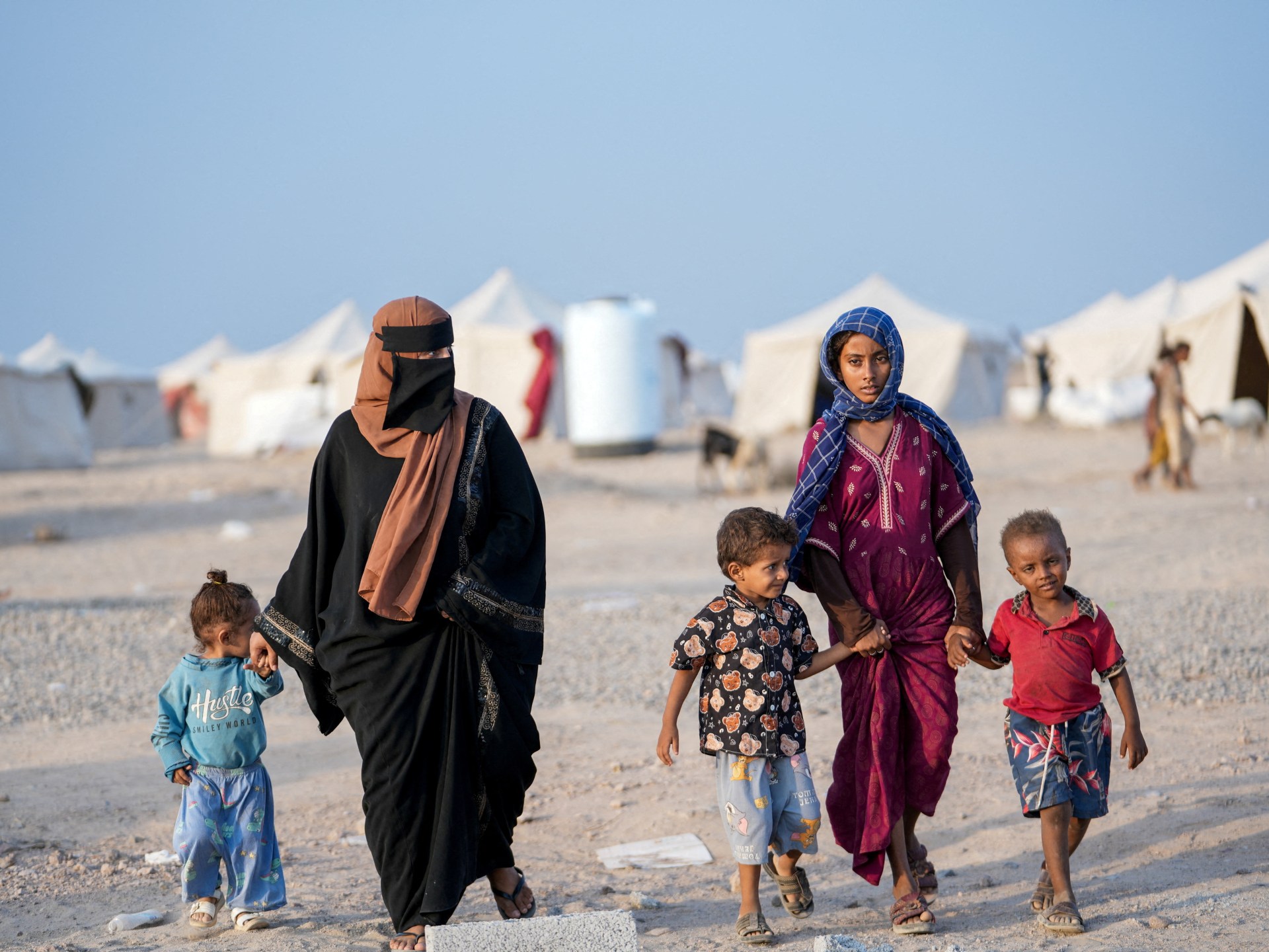 Displaced families fleeing Houthi-controlled areas in Yemen