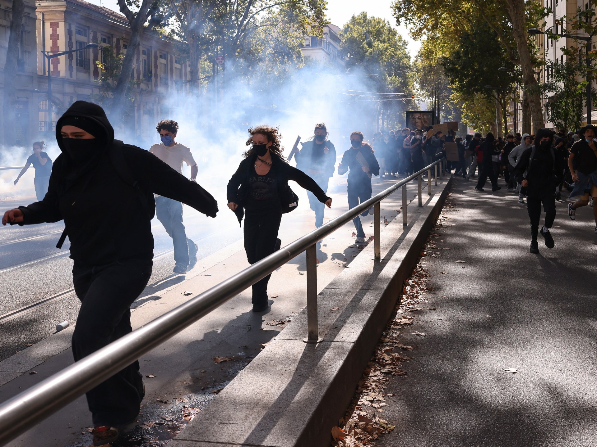France student protests and school closures