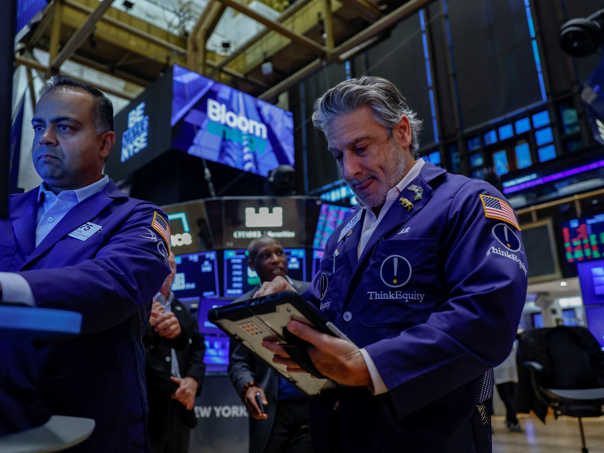 Trading floor showing oil price volatility