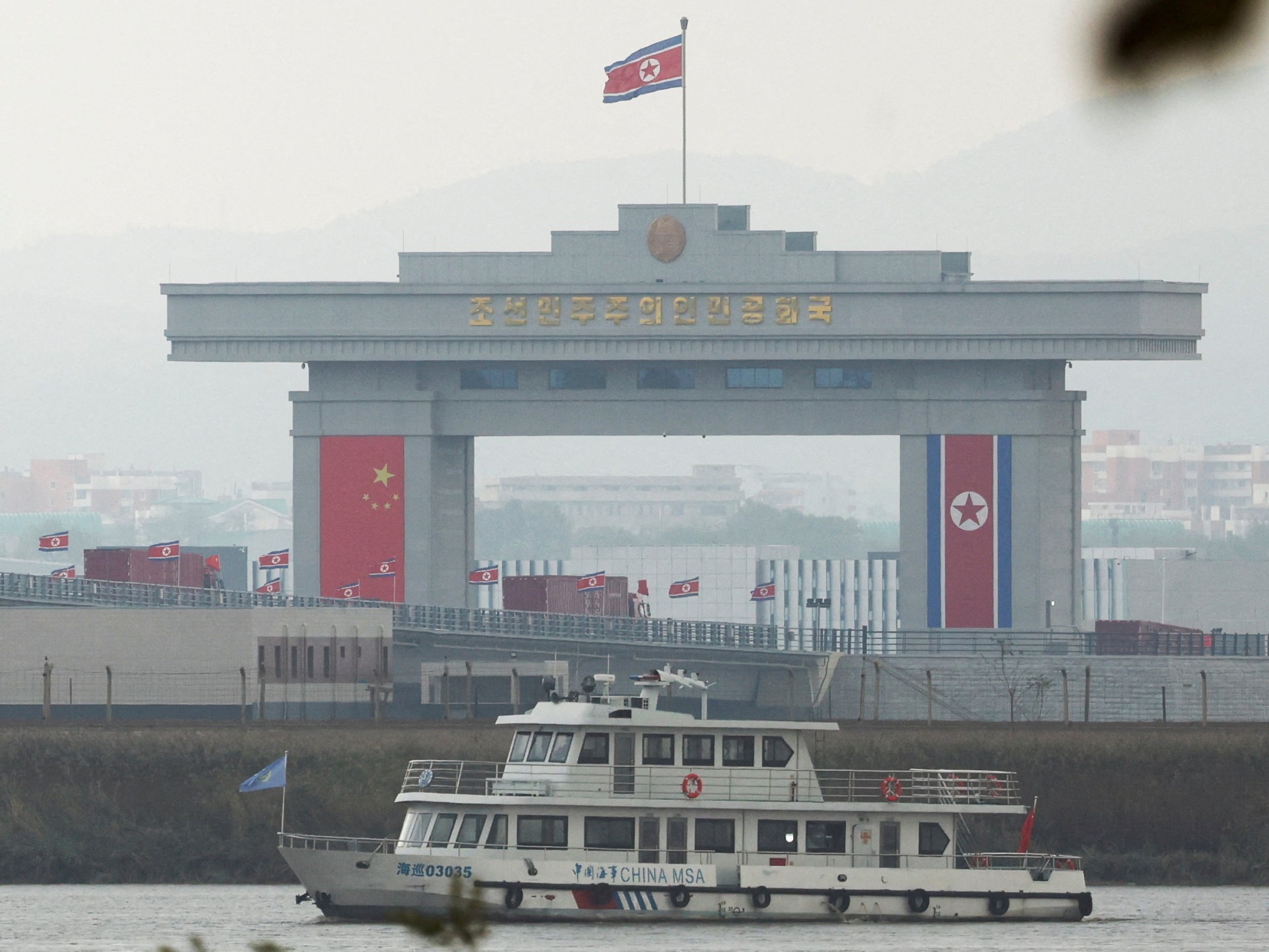 New Yalu River Bridge connecting Dandong and Sinuiju