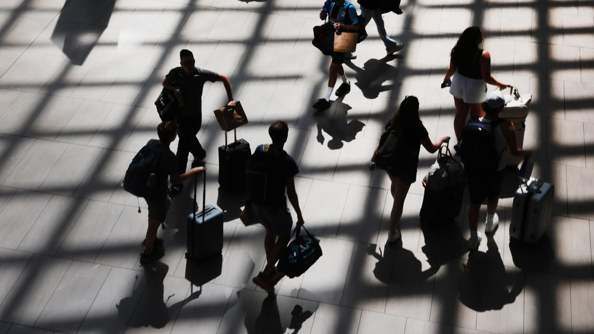 AI wearable device privacy concerns