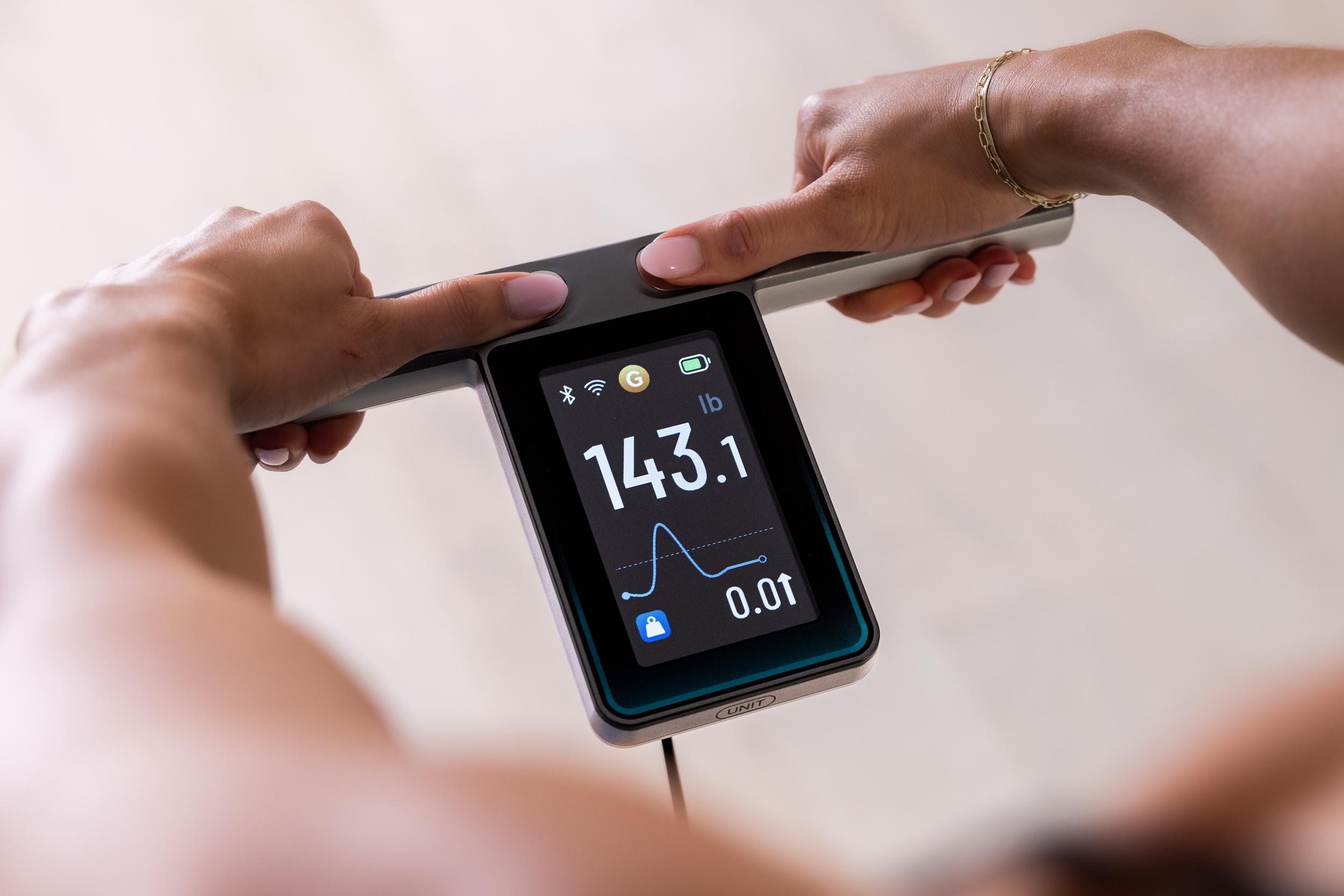 Wyze Scale Ultra BodyScan Plus with handle display
