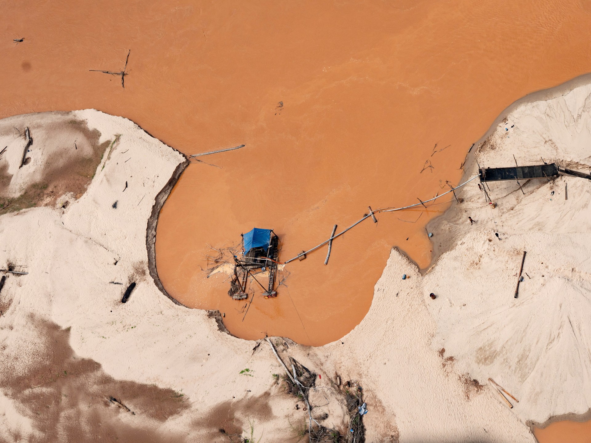 Colombia illegal gold mine collapse victims